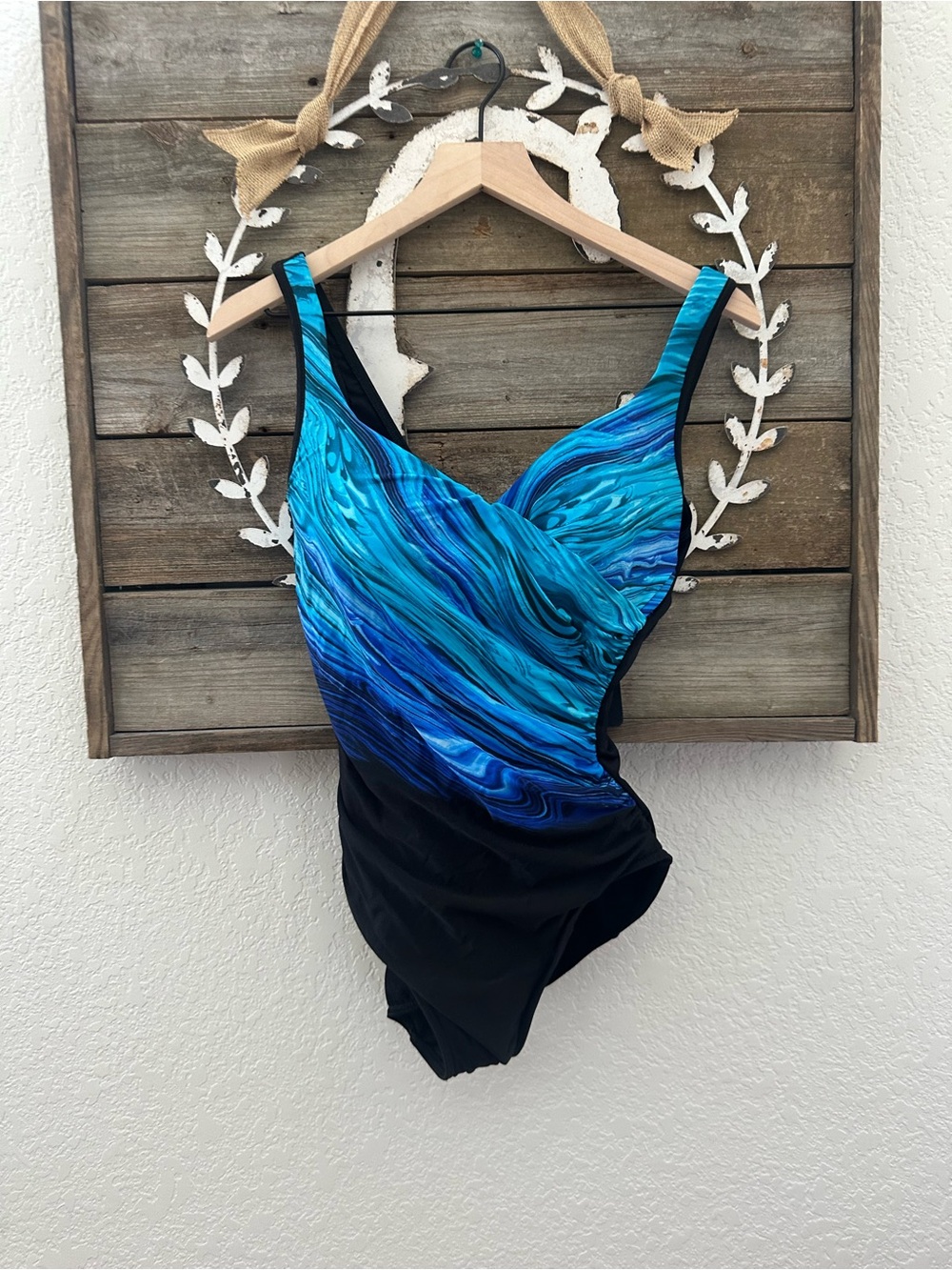 Miraclesuit Blue Marble Print One-Piece Swimsuit bra‎ support size 14 NWT